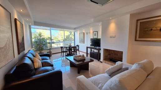 Venta Apartamento de 3 dormitorios y dependencia en zona de Punta Shopping