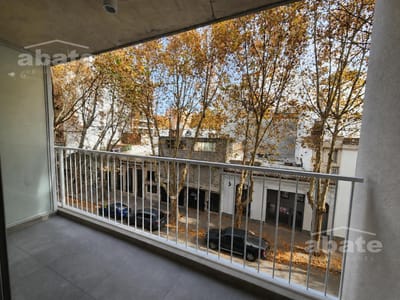 Venta apartamento 2 dormitorios en Cordón al frente con balcón
