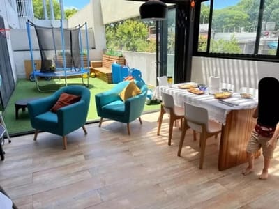Apartamento en venta, amplia terraza con parrillero, excelente ubicación Cordón.