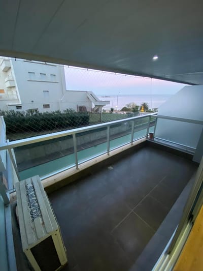 Venta Apartamento 2 dormitorios sobre la rambla con vista al mar. Frente a la rambla. Malvin.