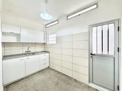 Venta de Apartamento Planta Baja ( 2 Dormitorios y Patio ) -  Ciudad Vieja 