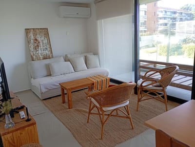 Alquiler de temporada 2 dormitorios Playa Mansa Punta del Este