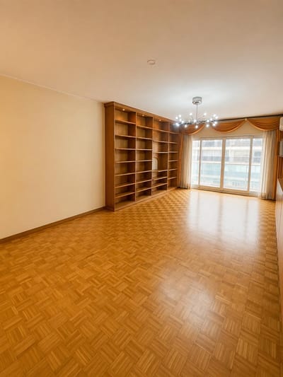 Venta Apartamento 2 dormitorios, balcón, cochera y terraza lavadero en la rambla de Punta carretas,