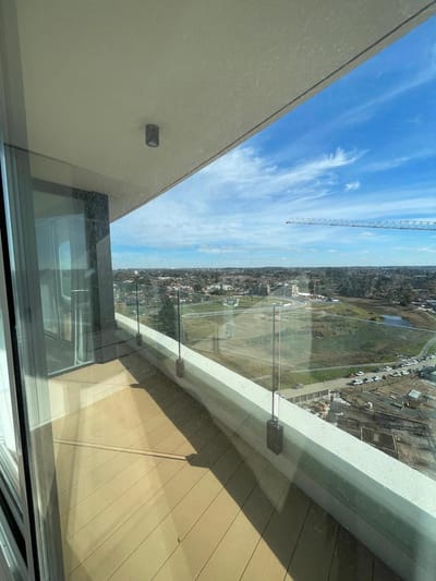 Vendo Apartamento 3 dormitorios,2 baños, amplio balcón con doble garaje, Ventura Tower. Parque Miramar.
