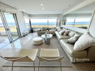 Hermoso apartamento en venta en primera linea de playa brava   