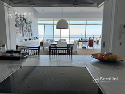 Departamento en  Edifico exclusivo, con una vista maravillosa al mar ,amplio living comedor con terraza,3 suites muy luminosas.