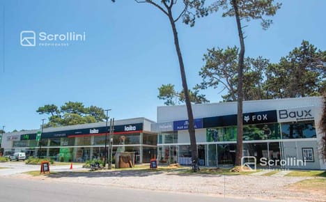 Local en Av, Roosevelt y Paso de la Cadena