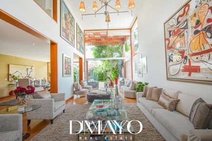 Diseño y Confort: Residencia Premium en Urbanización El Cortijo