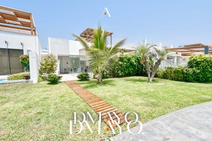 Venta Casa de Playa en Tres Islas de 5 dormitorios con piscina