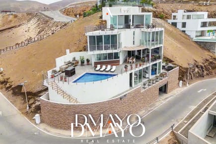 Venta Casa Poseidón de 938M2 con 6 dormitorios y 4 cocheras
