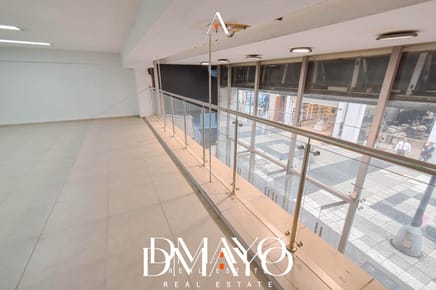 Local Comercial en alquiler con excelente exposición comercial y un flujo constante de clientes