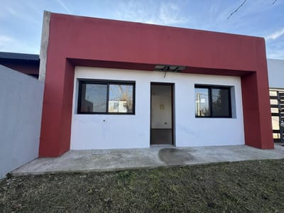 Casa en VENTA de 3 dormitorios y jardin