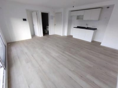 Apartamento luminoso en piso alto en Cordón
