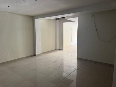 via, urb puente piedra mz c lt 7 1 er piso a 2 cuadras del tottus puente piedra 1 piso zona comercia
