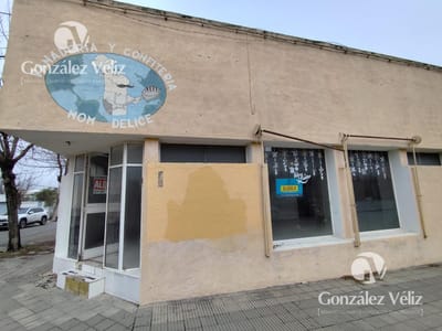 Local en esquina de 18 de Julio y Prestes 