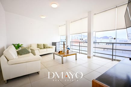 Exclusiva Casa de Playa en Santa María del Mar – Vista al Mar y Piscina
