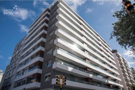 Venta apartamento Monoambiente en Pocitos c/ terraza y garaje