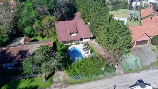 Vendo casa 3 dormitorios Punta del Este zona Colegios Marly