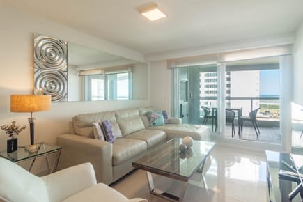 Venta y Alquiler Anual Apartamento 4 Dormitorios Playa Brava