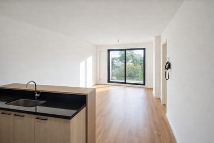 Excelente Apartamento en alquiler de 1 dormitorio, al frente con bajos gastos comúnes ,en La Blanqueada
