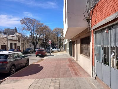 PH en Pocitos con cochera sin gastos comunes