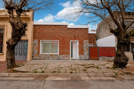 Venta Casa 2 Dormitorios Las Piedras Dr. Soca