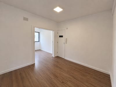VENDO apartamento 2 DORMITORIOS, EN EXCELETE ZONA CENTRO A CUADRAS DE 18 DE JULIO CON RENTA / OPORTUNIDAD INVERSORES