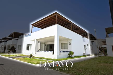 Se vende Casa en primera fila frente al mar en km 127 Asia