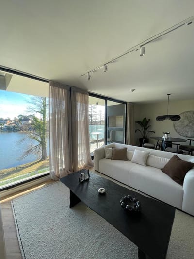 Apartamento en venta, 3 dormitorios, vista al lago y parrillero, Barra de Carrasco.