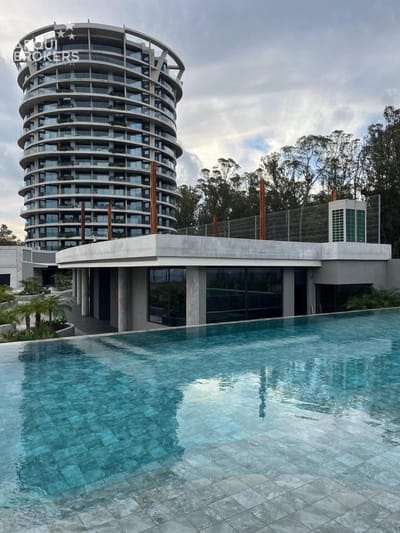 Apartamento de tres dormitorios en alquiler en Parque Roosevelt - 1107