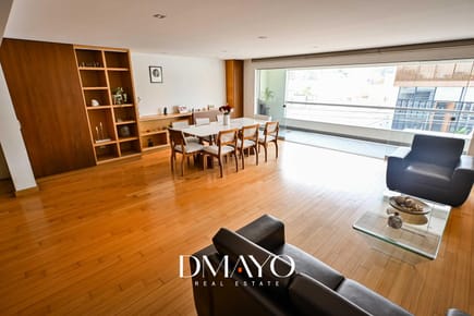 Departamento de 200m2. 3 dormitorios c/u con baño. 3 cocheras, muy amplio y ubicación estratégica.