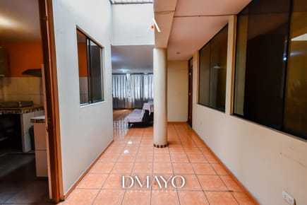 Venta de Casa en Av. Venezuela - La Perla | 7 Dorm | Ubicacion Estrategica