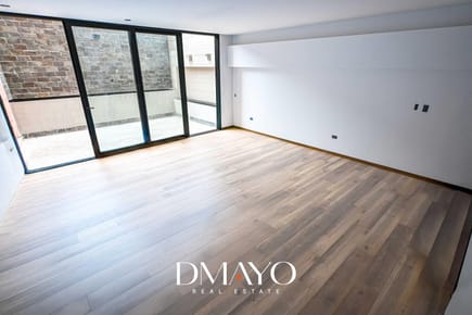 Exclusivo departamento de estreno ubicado en zona privilegiada de San Isidro, en calle cerrada.