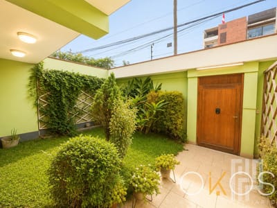 Casa en Venta -Surco - Batallon Callao | 300.50 m² | 5 Dormitorios | Jardín | Parrilla | US$ 550,000