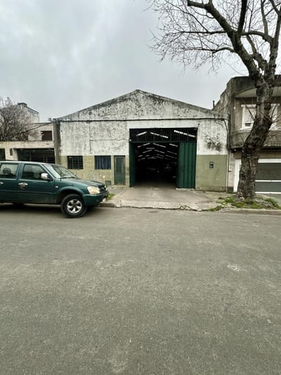 Venta de Predio Comercial en Parque Batlle, Montevideo
