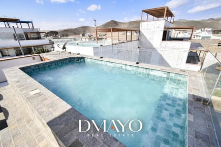 venta Casa de Playa amoblada de 3 niveles, cochera y piscina — Condominio Playa Azul- Pet Friendly