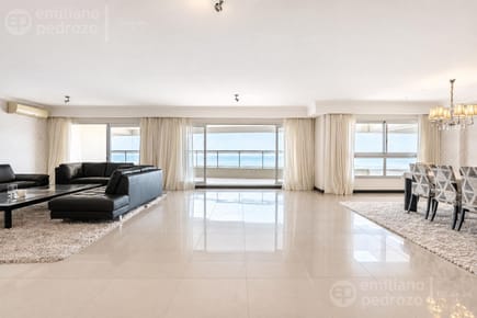 Venta Departamento Torre Lobos con vista al mar en Playa Brava Punta del Este.