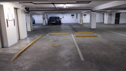 OPORTUNIDAD VENTA DE COCHERA EN MONTERRICO CENTRO COMERCIAL MONTERRICO