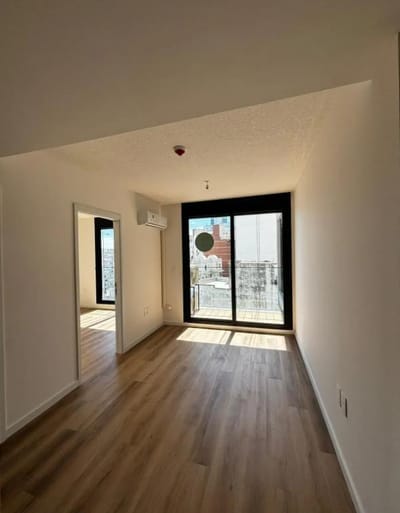 Apartamento de 1 dormitorio con balcón y garaje en Cordón