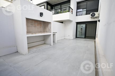 Venta de apartamento de 1 Dormitorio con Terraza, Patio, Parrillero y Garage en Pocitos