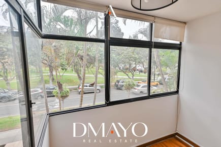 Amplio Departamento en Miraflores con 2 dormitorios y vista directa al Parque