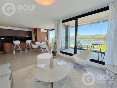 Venta de apartamento de 2 dormitorios con terraza en Carrasco Boating