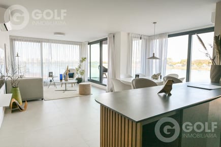 Venta de apartamento de 2 dormitorios con terraza en Carrasco Este