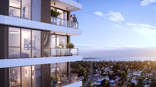 Apartamento de tres dormitorios en venta en Playa Mansa - 1107