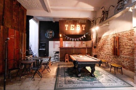 Venta Loft , Local Comercial , Estacionamiento, Oficina en Ciudad Vieja con renta