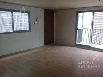 Apartamento de 2 dormitorios en venta en Centro