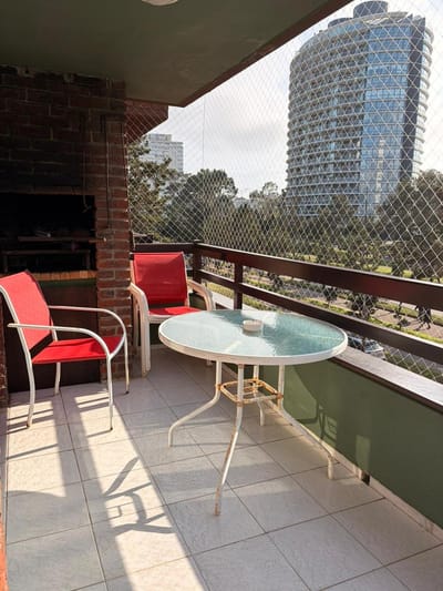 Apartamento en alquiler temporal 3 dormitorios con parrillero