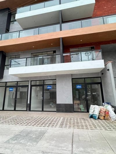 Local Comercial de Estreno en Salamanca, Ate