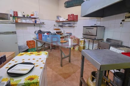 Venta de llave Autoservicio y rotisería Buceo, Solano Lopez y Av. Italia.