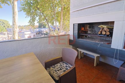 VENTA Apartamento 2 dormitorios, parrillero y azotea de 100m2 uso exclusivo en Prado Norte